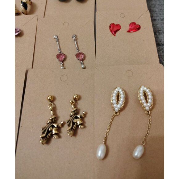 Bulk Lot Of 56 Vintage Earrings Mix Of Avon & Others - Picture 4 of 15